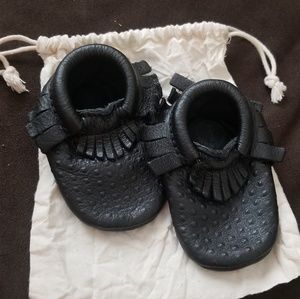 Freshly picked size 3 unisex studded mocs